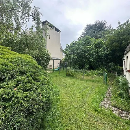 Deux à Confort, Calme Et Accès Rapide à Paris Villa