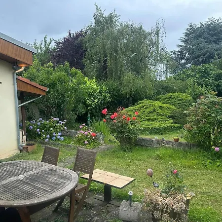 Villa Deux à Confort, Calme Et Accès Rapide à Paris